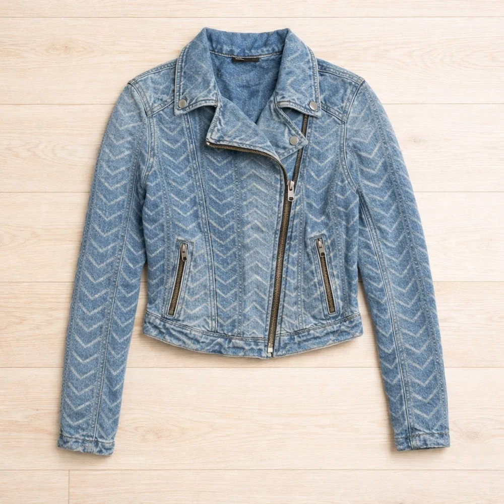 FREE PEOPLE Asymmetrical Denim JEAN Jacket Blue Distressed zipper detail Size 8 - Picture 2 of 7